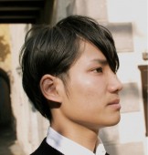 清潔感のあるメンズスタイル。<br>前髪や耳まわりに長さをおき、あまり短くしたくないけどスッキリしたいという方にオススメです。<br>2ブロックスタイルも相性が良いです。